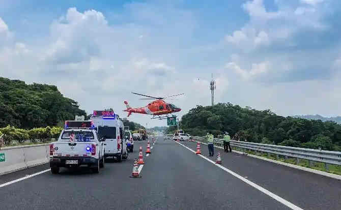 炎陵高速公路汽车救援案例
